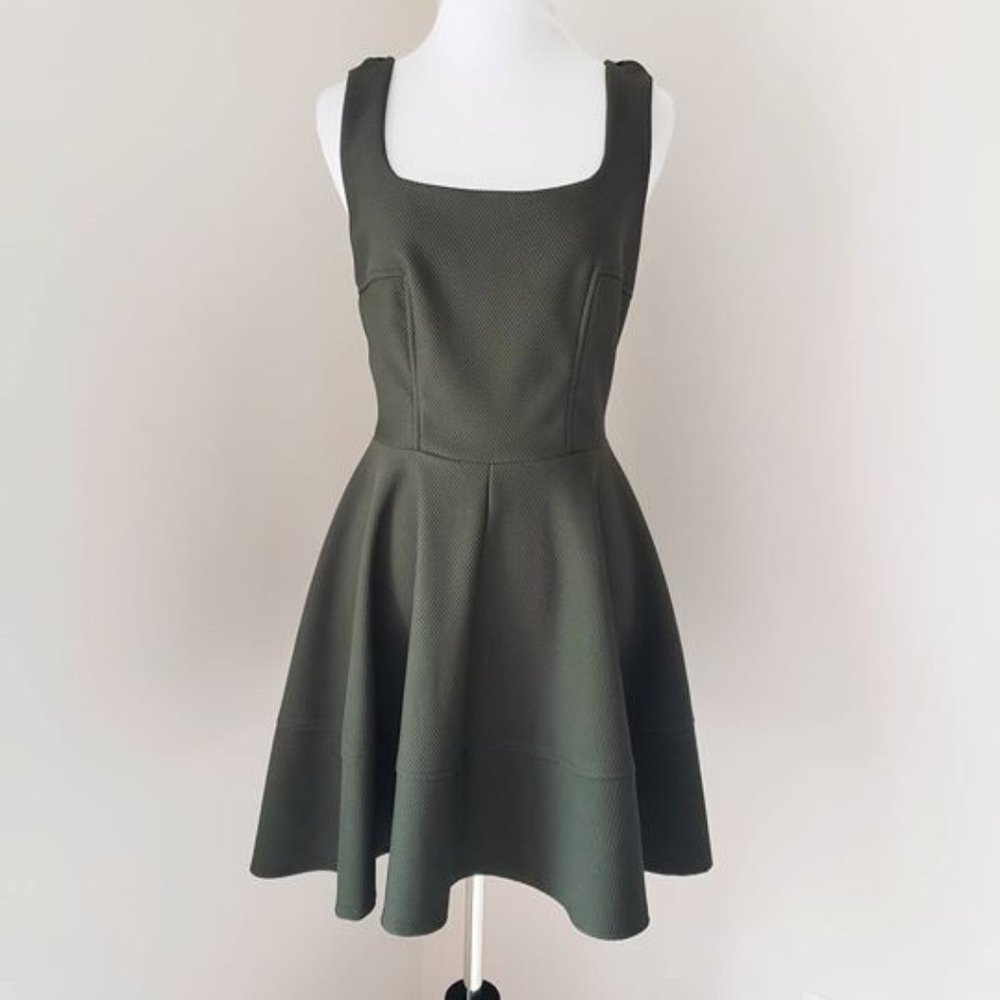 🪖 Akira Chicago Red Label Army Green Swing Dress